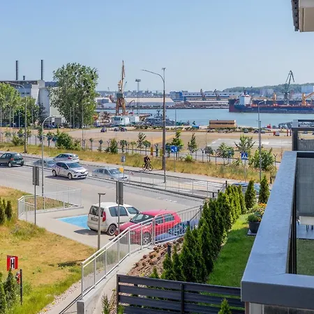 Nadmorskie Tarasy With Balcony & Parking By Renters Gdynia
